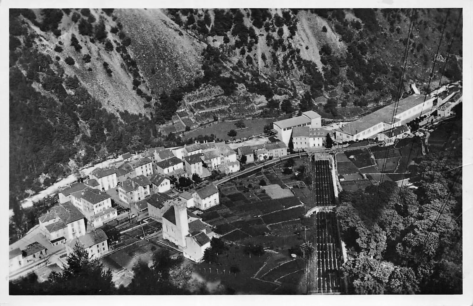 Campocologno: Un Viaggio nel Tempo tra Storia e Leggende Alpine Campocologno: Un Viaggio nel Tempo tra Storia e Leggende Alpine